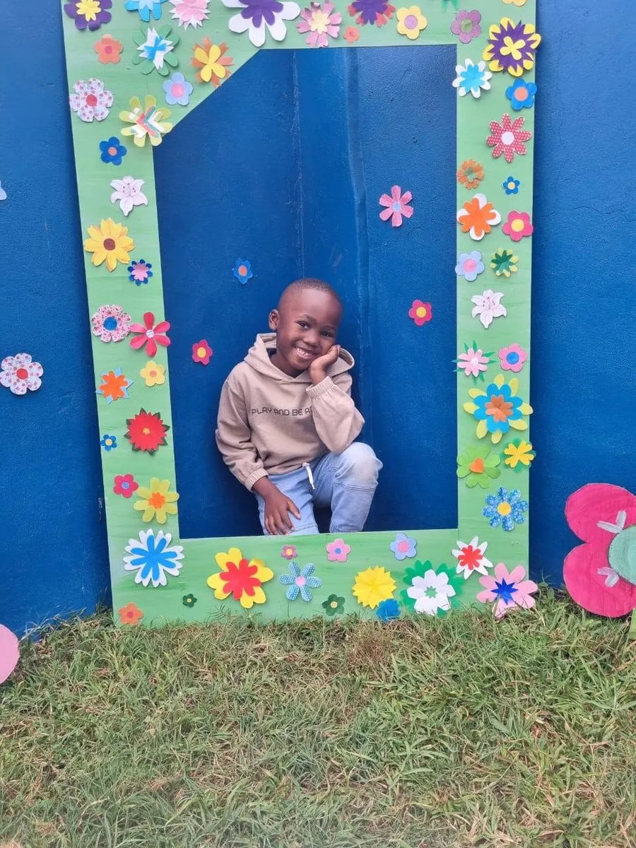 Spring Day smiles at Emojis, photo 1 of 70